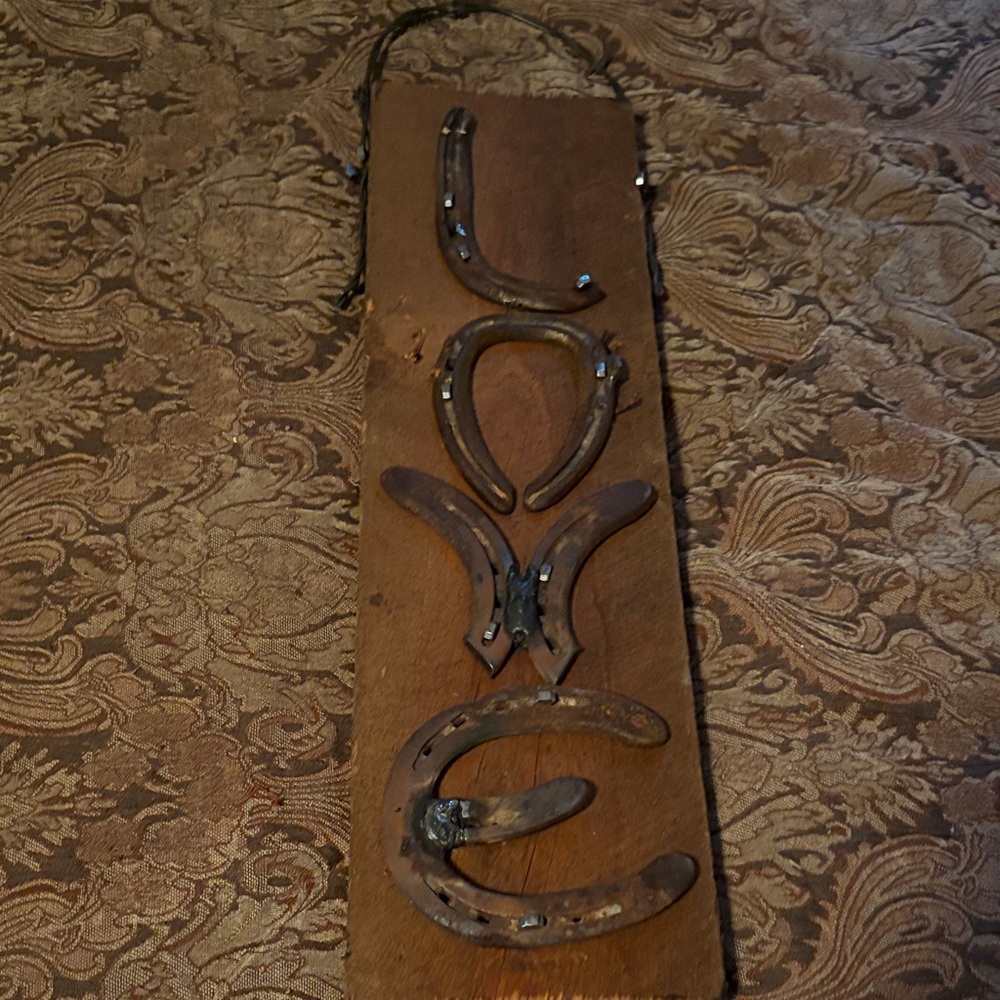 Rustic Brown Horseshoe Love Wall Decor